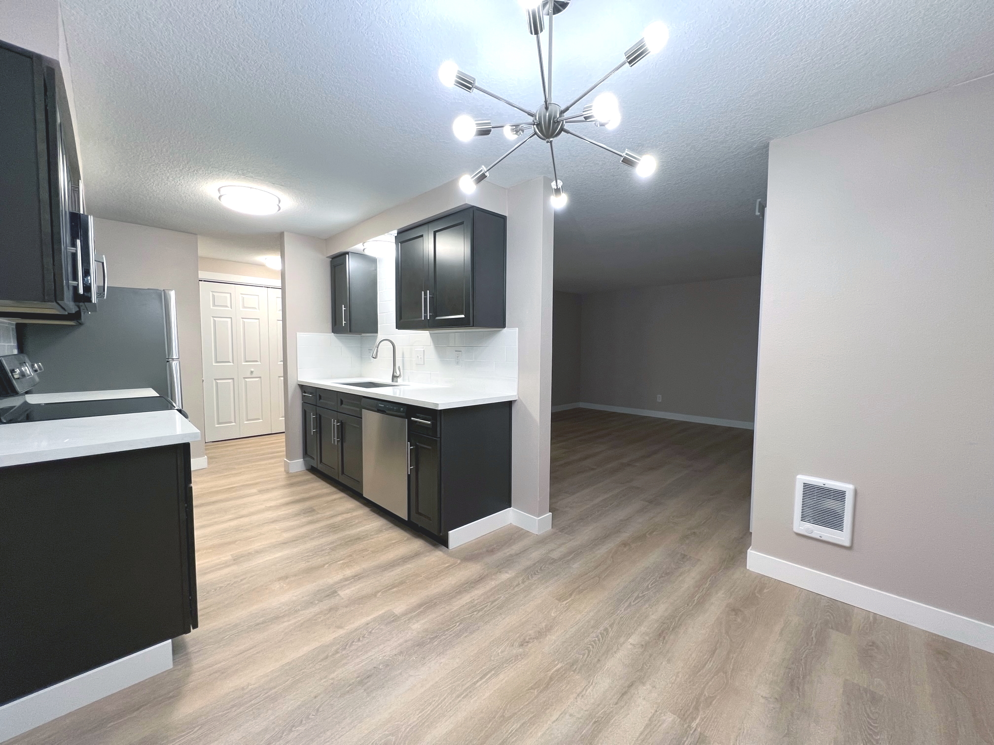 706 Browning Avenue South - 7